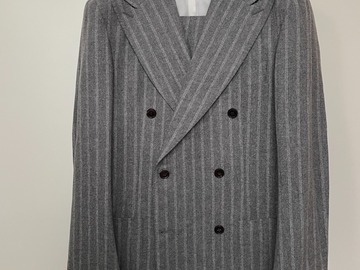 Selling with online payment: [EU][NO US TAX] Suitsupply Jort grey striped suit, size 38R