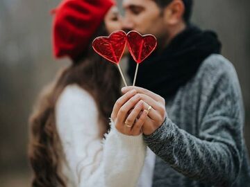 Selling: Valentine special reading...Gifts? Surprise? Proposal?