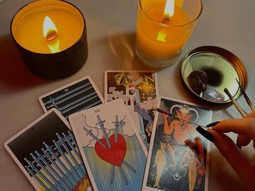 Selling: Detailed Love tarot card reading