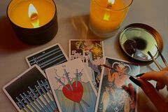 Selling: Detailed Love tarot card reading
