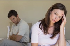 Selling: What Are They Hiding? Love and relationship reading