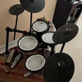 Selling with online payment: Roland td1 set + I extra crash and double kick pedal 