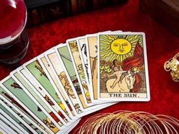 Selling: TAROT ADVISOR | GUIDANCE & CLARITY  