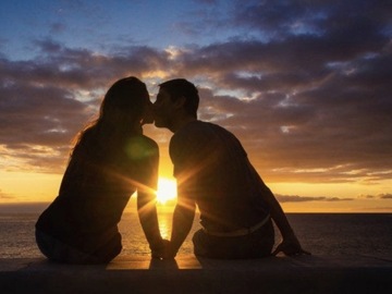 Selling: Fantasy romance reading ❤️