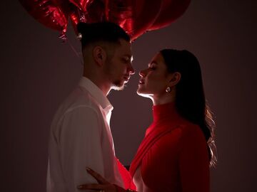 Selling: How will be  your Valentine's Day with each others 