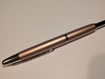 Renting out: Pilot Capless Decimo - Pink Champaign (F)