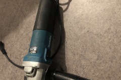 À vendre: Meuleuse makita 1400w