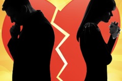 Selling: Stay or Release – Relationship Reading ❤️