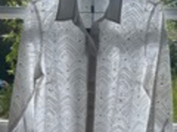 Selling: Joli chemise en broderie anglaise