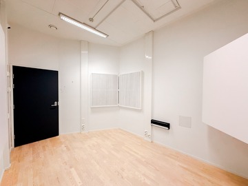 Renting out: Äänitysstudio ja tarkkaamo  