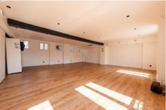 Vermietung pro halben Tag (4 Stunden): Offre Spéciale Vacances - Salle 1 - 60m² (sans miroirs)