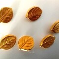 Selling: Lot de 6 boutons dorés "feuille"