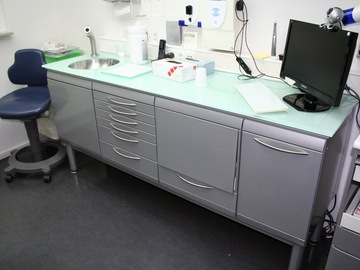 Gebruikte apparatuur: Cabinet met miscea kraan