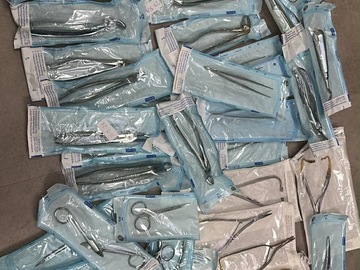 Gebruikte apparatuur: Chirurgisch instrumentarium, hevels,extractietangen naaldvoerders