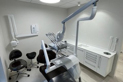 Nieuwe apparatuur: OPRUIMPRIJS! Simple&Smart Dentale Behandelstoel – Nieuw in doos