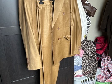 Selling with online payment: Fernando Goldbrown suit