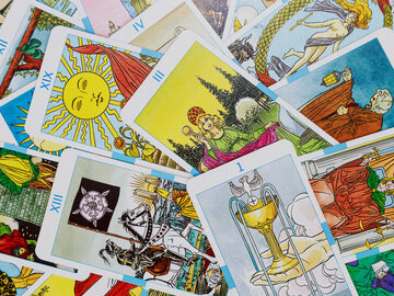 Selling: What or who is coming into your life reading 