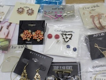 Bulk Lots: (100 Units) New Store Overstock Fashion Earrings Assorted Brands