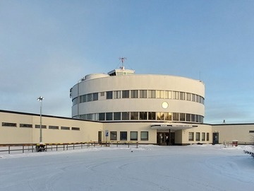 Renting out: Työtiloja vuokrattavana Malminkentän päärakennuksesta