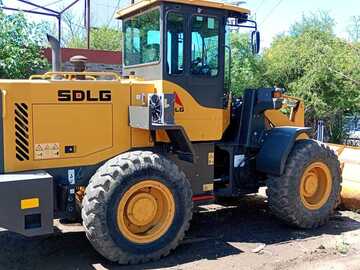 En alquiler: ALQUILER CARGADORA 1,8M3