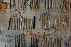 Gebruikte apparatuur: Diverse behandelingsinstrumeente. Meer dan 90 stuk