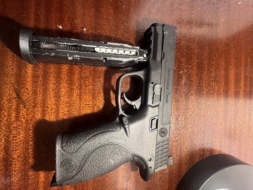 Selling: Smith & Wesson M&P 9mm performance center
