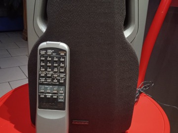 Faire offre: Baffle carad et télécommande