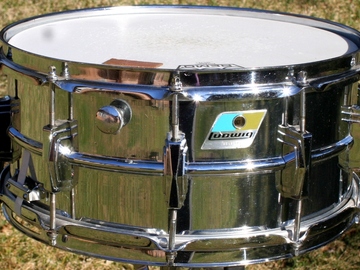 Selling with online payment: 1971 Ludwig 6 1/2x14 chrome model 402 snare drum