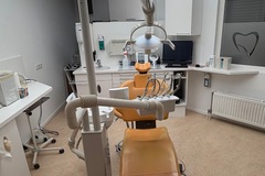 Gebruikte apparatuur: Sirona Behandelstoel Linkshandig