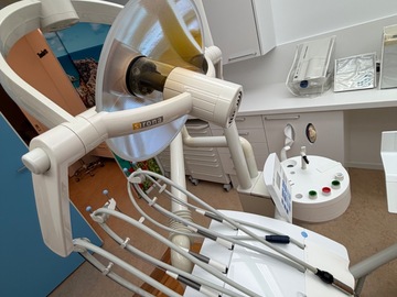 Gebruikte apparatuur: Sirona Behandelstoel Linkshandig