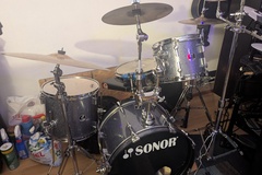 Selling with online payment: Sonar Drum Set - Amazing Buy!