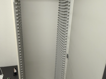 Gebruikte apparatuur: Voorraadkast / voorraadsysteem incl bakken