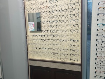 Selling with online payment: Eye Designs Viewpoint Signature 84 Frame Display (2)