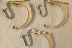 À vendre: Support de gouttière sur patte couleur sable