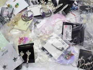 Bulk Lots: (100) New Store Overstock Earrings Assorted Brands