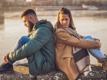 Selling: Why is he confused about us ? Love clarity reading ♥️