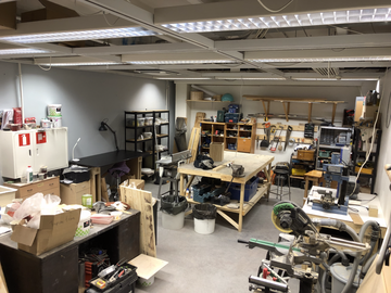 Coworking space: Puu/keramiikkatyötila