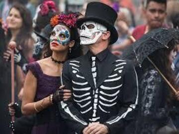 Selling with online payment: James Bond Spectre Day of the Dead Costume