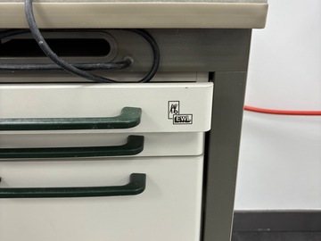 Gebruikte apparatuur: Tandtechniek tafel kabouter 