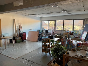 Vacant space: Paikka jaetulla ateljeella Vallilassa 144€