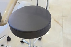 Gebruikte apparatuur: Ergonomische Leren Zadelkruk Zwart