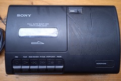 À donner: lecteur/enregistreur de cassettes audio SONY