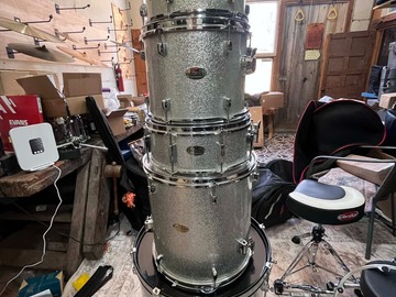 Selling with online payment: Pearl Forum series in EXCELLENT condition