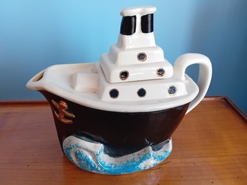 Selling: Théière bateau