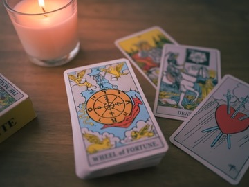 Selling: Love Psychic Tarot Reading