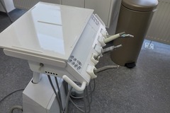 Gebruikte apparatuur: Finndent stand alone cart