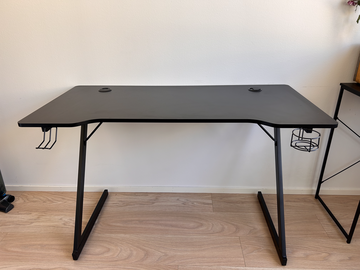 Myydään: Jysk HALSTED 60x120 desk