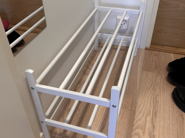 Myydään: White shoe rack