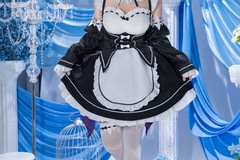 Selling with online payment: Rem re:0 Full set costume+styled wig