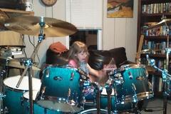 Selling with online payment: 7 pc Pearl Vison Kit w/ Cymbals, dw 3000 Pedals, and cases.